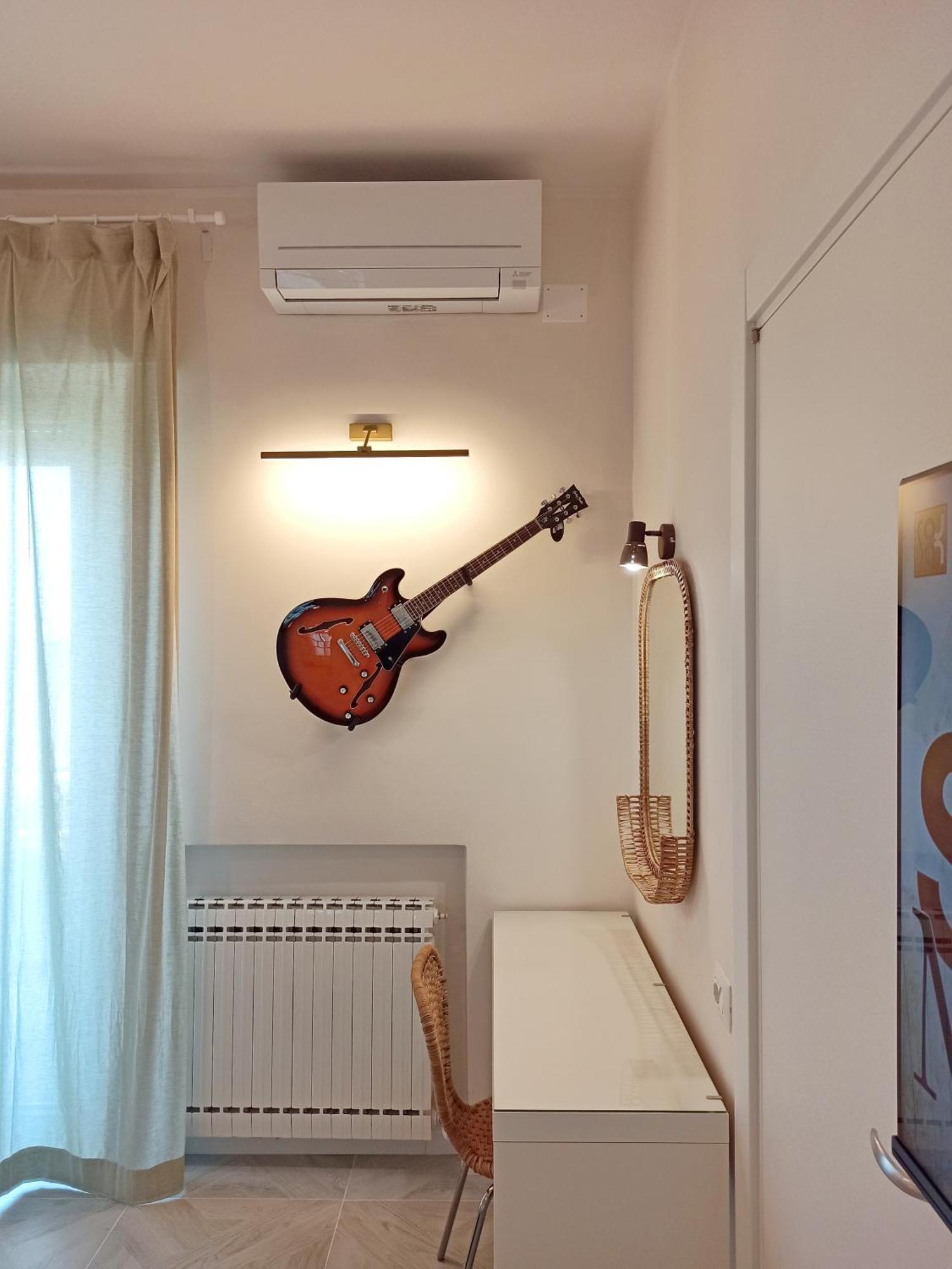 Colombo 477 Stanze Jazz, Soul, Classica Civitanova Marche Ngoại thất bức ảnh